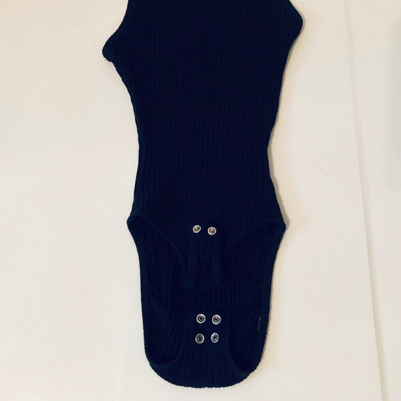 Mock-Neck Ribbed Bodysuit - Picture 5 of 6